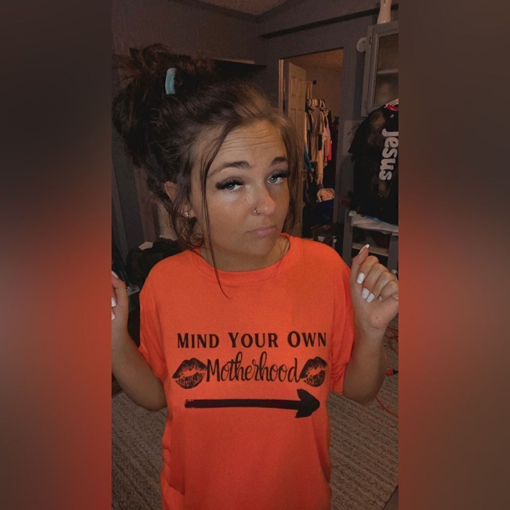 Orange “Mind Your Own Motherhood” Fight Mom Shaming Graphic Tee NWOT